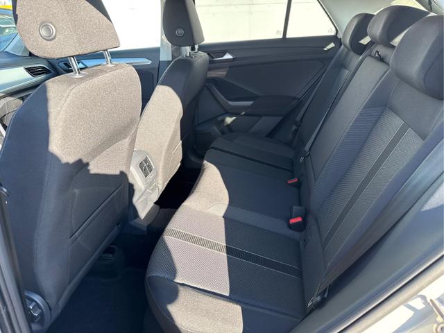 Volkswagen / T-Roc / Grau / / / LED-PLUS SHZ ACC RFK PDC 