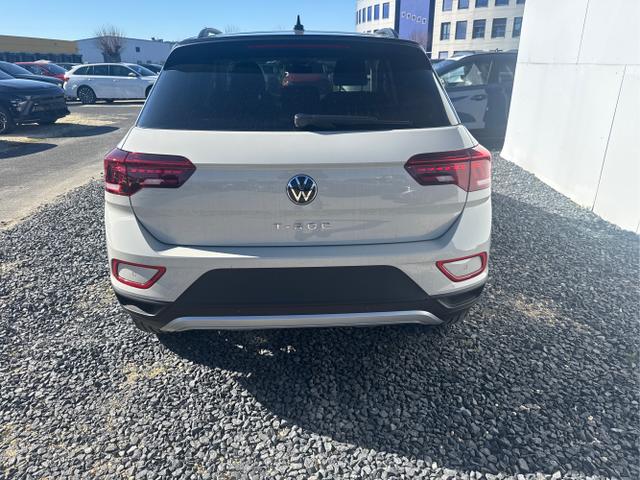 Volkswagen / T-Roc / Grau / / / SHZ ACC RFK PDC 