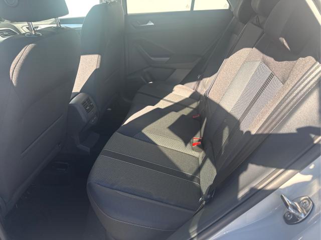 Volkswagen / T-Roc / Grau / / / SHZ ACC RFK PDC 