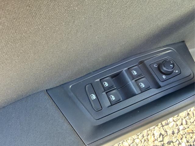 Volkswagen / T-Roc / Silber / / / IQ DRIVE SHZ ACC RFK PDC 