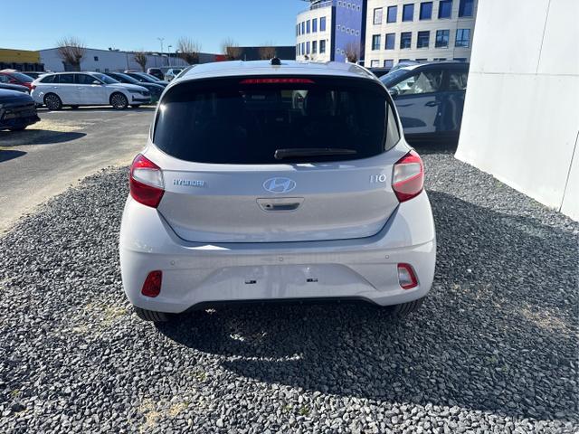 Hyundai / i10 / Grau / / / AUT KLIMAAUTOMATIK NAVI SHZ RFK TEMPOMAT 