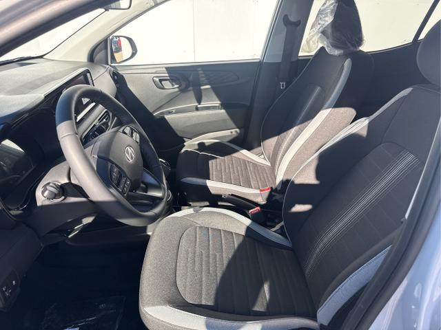 Hyundai / i10 / Grau / / / AUT KLIMAAUTOMATIK NAVI SHZ RFK TEMPOMAT 