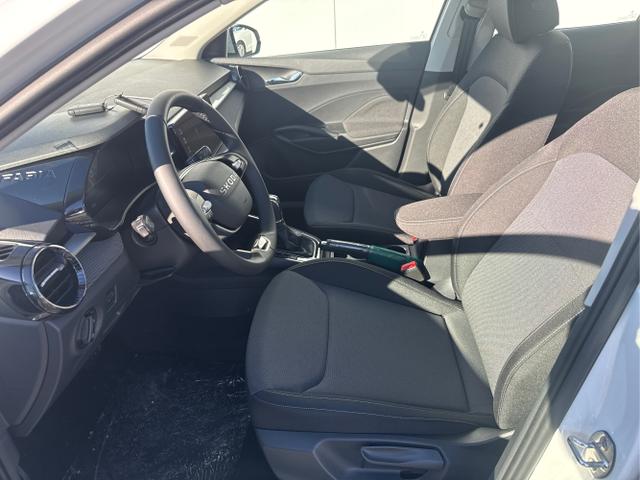 Skoda / Fabia / Weiß /  /  / DSG PDC v+h KLIMAAUTOMATIK