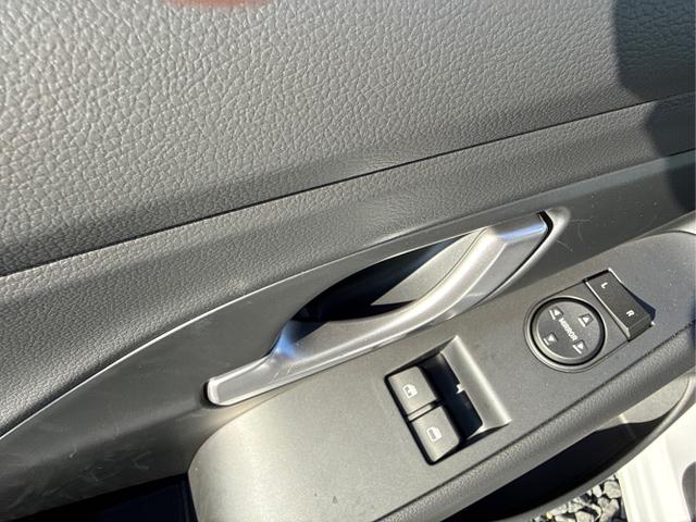 Hyundai / i30 / Wei&szlig; / / / STYLE NAVI LED RFK PDC 