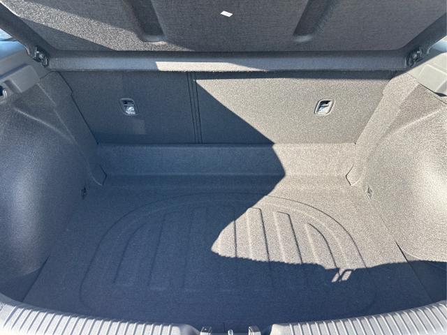 Hyundai / i30 / Wei&szlig; / / / STYLE NAVI LED RFK PDC 