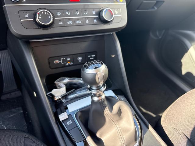 Hyundai / TUCSON / Schwarz /  /  / SHZ NAVI PDC RFK 