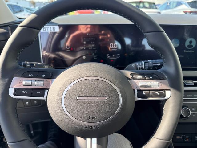 Hyundai / TUCSON / Schwarz /  /  / SHZ NAVI PDC RFK 