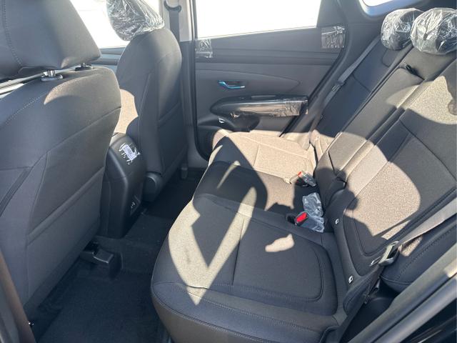 Hyundai / TUCSON / Schwarz /  /  / SHZ NAVI PDC RFK 