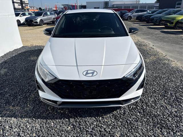 Hyundai / i20 / Wei&szlig; / / / BLACK PACK KLIMAAUTOMATIK NAVI WP