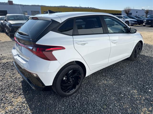 Hyundai / i20 / Wei&szlig; / / / BLACK PACK KLIMAAUTOMATIK NAVI WP