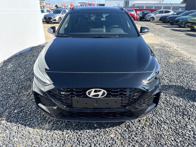 Hyundai / i30 / Schwarz / / / DCT N-LINE SHZ NAVI RFK