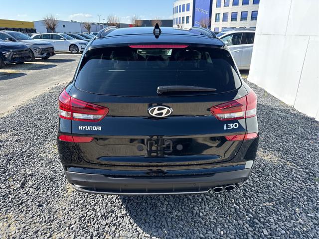Hyundai / i30 / Schwarz /  /  / DCT N-LINE SHZ NAVI RFK