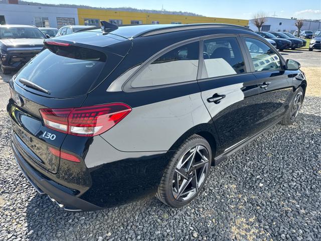 Hyundai / i30 / Schwarz / / / DCT N-LINE SHZ NAVI RFK