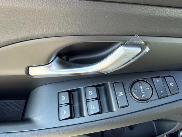 Hyundai / i30 / Schwarz /  /  / DCT N-LINE SHZ NAVI RFK