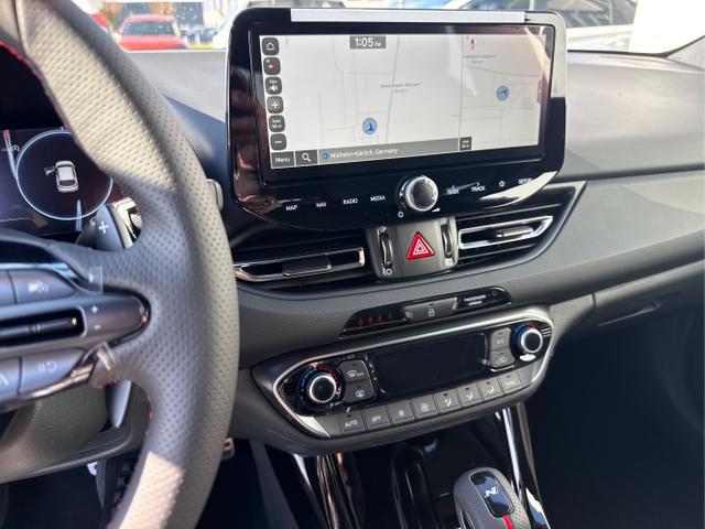 Hyundai / i30 / Schwarz /  /  / DCT N-LINE SHZ NAVI RFK
