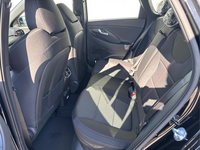 Hyundai / i30 / Schwarz /  /  / DCT N-LINE SHZ NAVI RFK