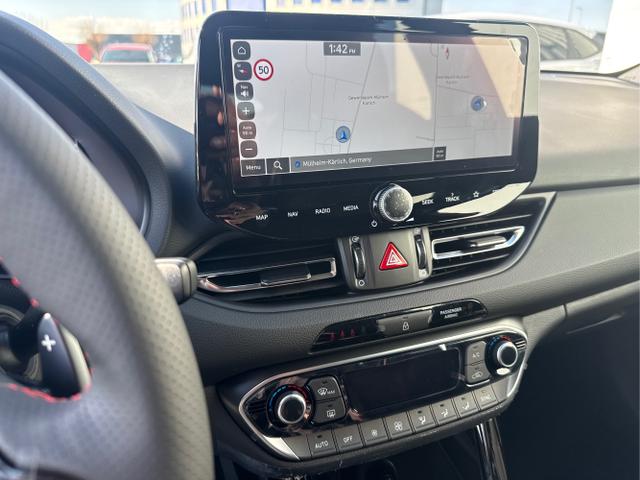 Hyundai / i30 / Blau /  /  / DCT N-LINE SHZ NAVI RFK