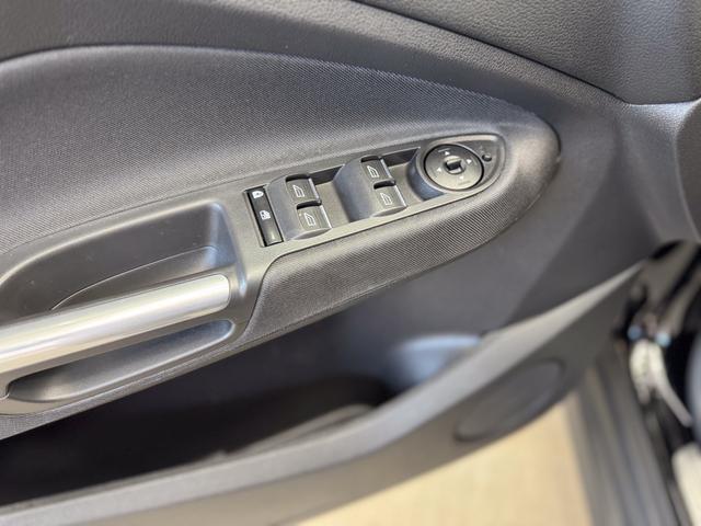 Ford C-Max TITANIUM 2.0 TDCI POWERSHIFT NAVI SHZ PDC KEYLESS 