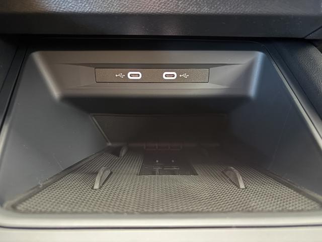 Cupra Leon 1.5 eTSI DSG ACC SHZ KEYLESS 