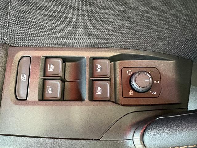 Cupra Leon 1.5 eTSI DSG ACC SHZ KEYLESS 