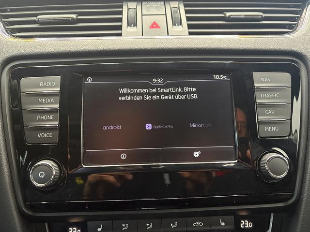 Skoda Octavia RS Combi 2.0 TDI DSG NAVI PANO SHZ XENON 