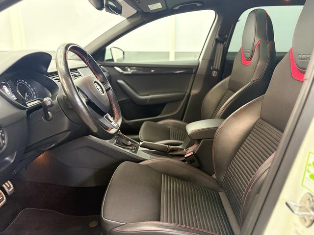 Skoda Octavia RS Combi 2.0 TDI DSG NAVI PANO SHZ XENON 