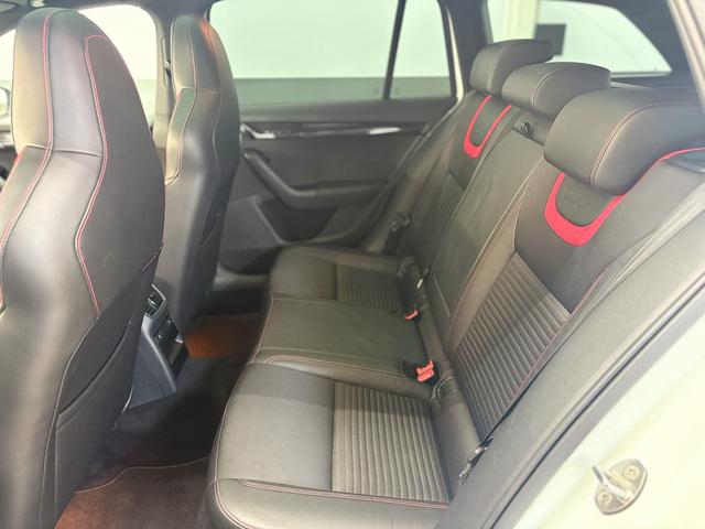 Skoda Octavia RS Combi 2.0 TDI DSG NAVI PANO SHZ XENON 