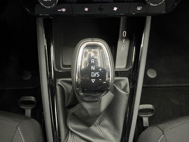 Skoda Kamiq SELECTION DSG KESSY RFK LED NSW KLIMAAUTOMATIK PDC v+h 