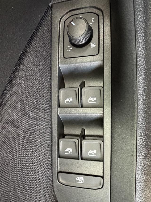 Skoda Kamiq SELECTION DSG KESSY RFK LED NSW KLIMAAUTOMATIK PDC v+h 