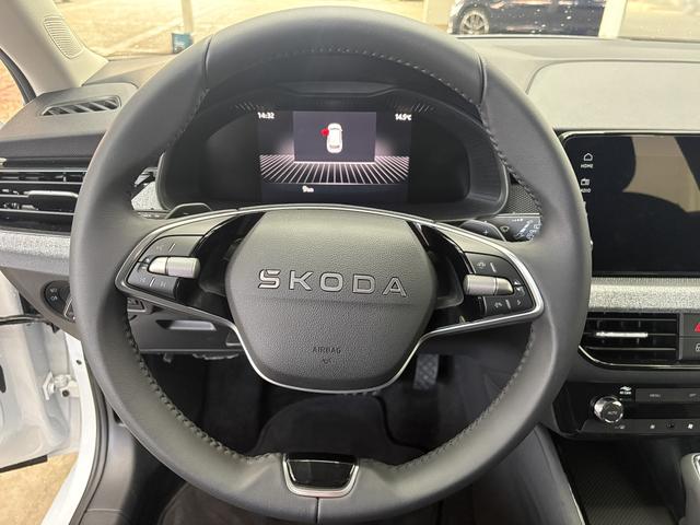 Skoda Kamiq SELECTION DSG KESSY RFK LED NSW KLIMAAUTOMATIK PDC v+h 