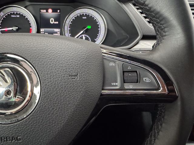 Skoda Superb Combi STYLE DSG NAVI SHZ LED 