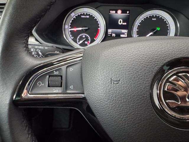 Skoda Superb Combi STYLE DSG NAVI SHZ LED 