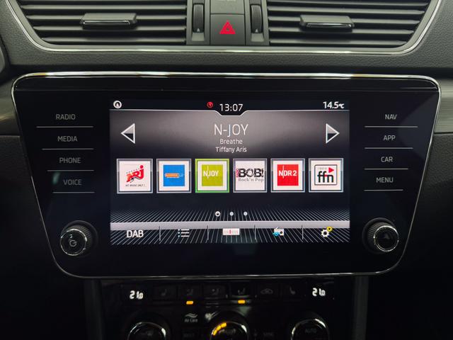 Skoda Superb Combi STYLE DSG NAVI SHZ LED 