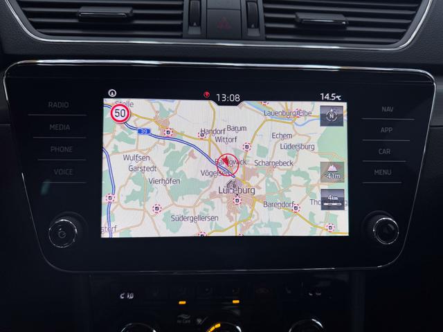 Skoda Superb Combi STYLE DSG NAVI SHZ LED 