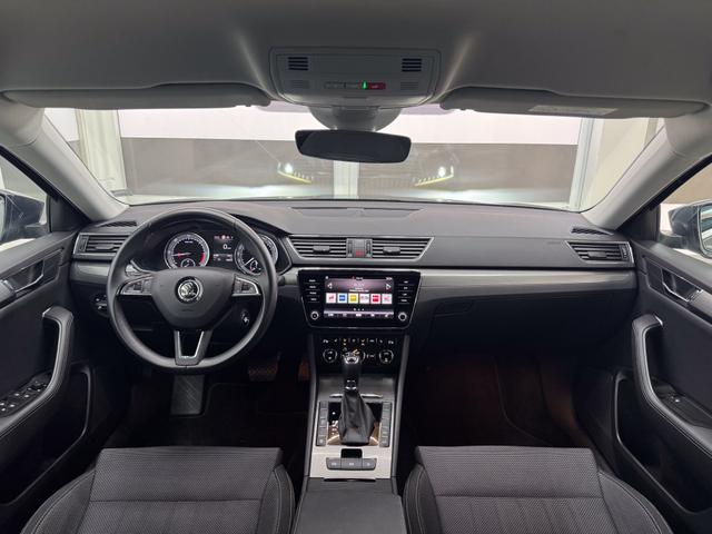Skoda Superb Combi STYLE DSG NAVI SHZ LED 