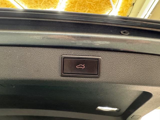 Skoda Superb Combi STYLE DSG NAVI SHZ LED 