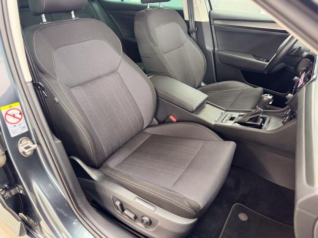 Skoda Superb Combi STYLE DSG NAVI SHZ LED 