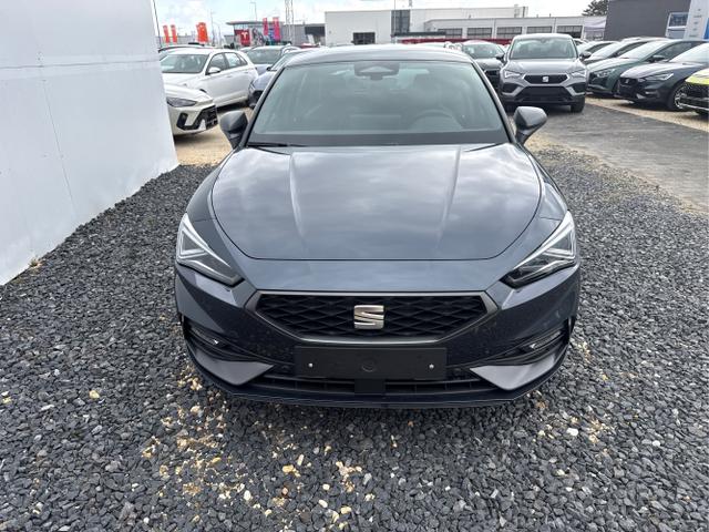 Seat / Leon / Grau / / / MATRIX NAVI AHK KESSY RFK SHZ PDC