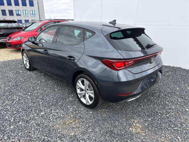 Seat / Leon / Grau / / / MATRIX NAVI AHK KESSY RFK SHZ PDC