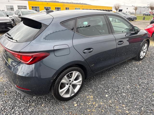 Seat / Leon / Grau / / / MATRIX NAVI AHK KESSY RFK SHZ PDC