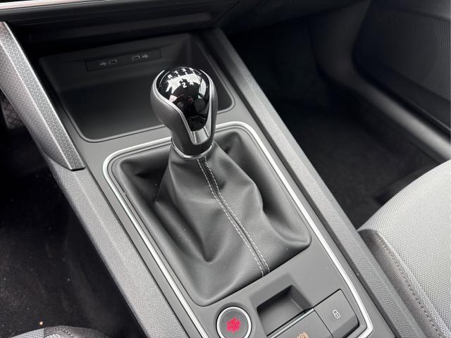 Seat / Leon / Wei&szlig; / / / ACC AHK PDC RFK 