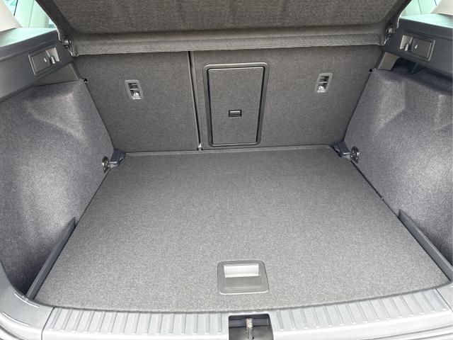 Seat / Ateca / Grau / / / DSG SHZ PDC ACC RFK v+h