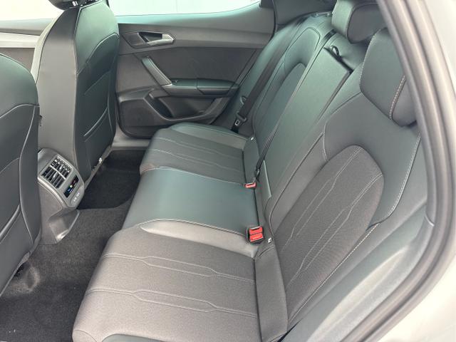 Cupra / Leon / Wei&szlig; / / / DSG NAVI INTELLIGENT DRIVE ACC SHZ KEYLESS