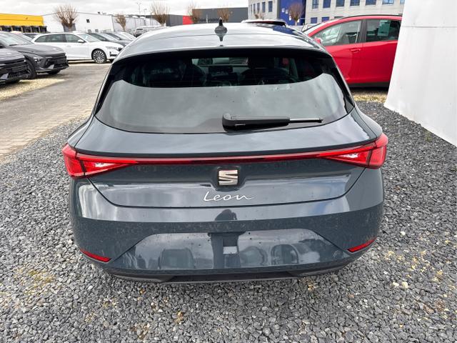 Seat / Leon / Blau / / / AHK ACC RFK PDC 