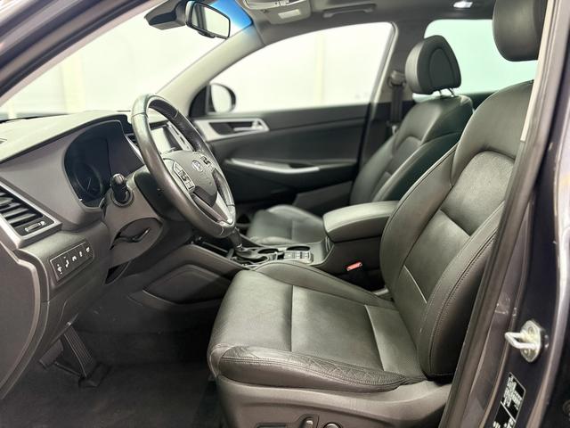 Hyundai TUCSON PREMIUM BLUE NAVI/SHZ/PANO/ RFK /EL.HECKKLAPPE 