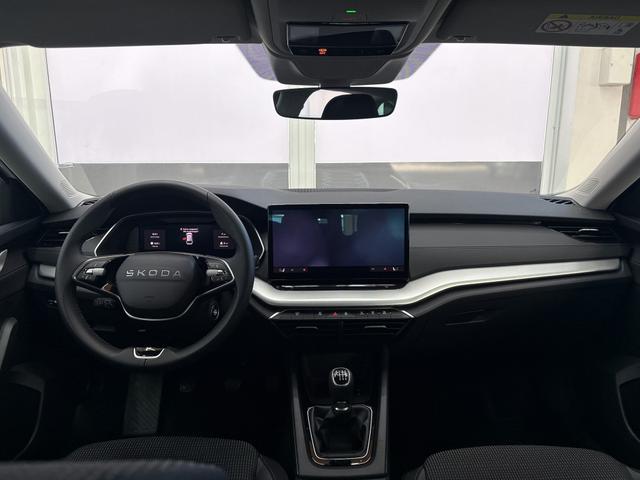 Skoda Octavia Combi Selection ACC NAVI BSD SHZ RFK 