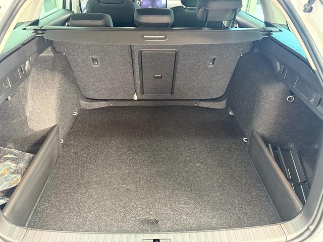 Skoda Octavia Combi Selection ACC NAVI BSD SHZ RFK 