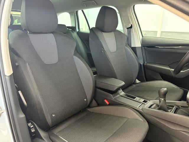 Skoda Octavia Combi Selection ACC NAVI BSD SHZ RFK 