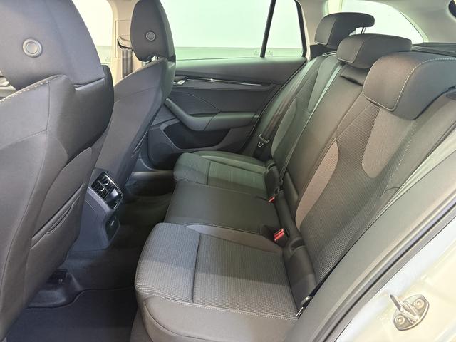 Skoda Octavia Combi Selection ACC NAVI BSD SHZ RFK 