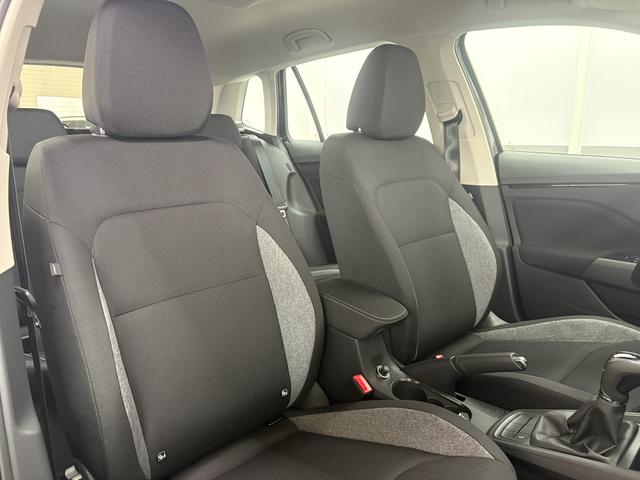 Skoda Kamiq Easy DSG AHK TEMPOMAT SHZ ALU 